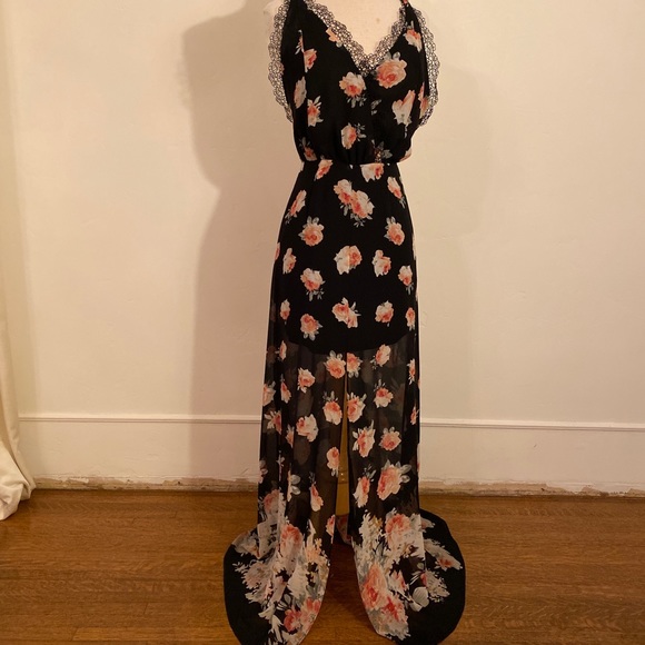 Sexy Backless Black and Rose Maxi Boho Dress, size 6 - Picture 3 of 9